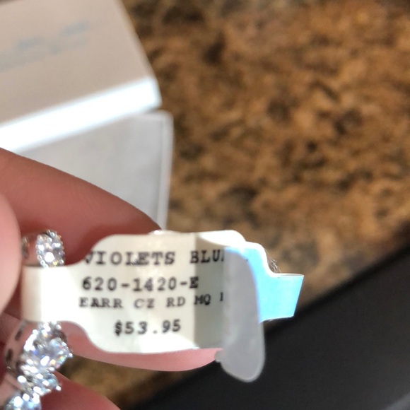 Violets Blue CZ Pearl Earrings Wedding Bridal - Picture 3 of 4